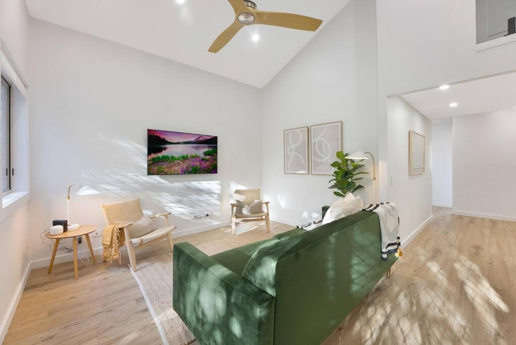 On The Brook - Private 2 Bed + Loft And Pool Apartment